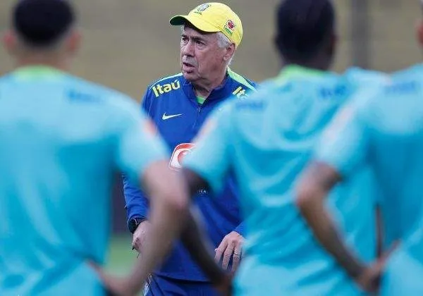 Carlo Ancelotti encara "bruxa solta" no comando da seleção brasileira