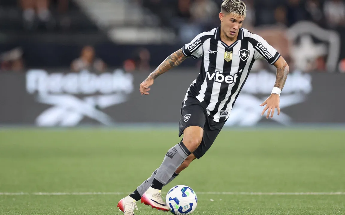 Mateo Ponte ganha nova chance como titular do Botafogo