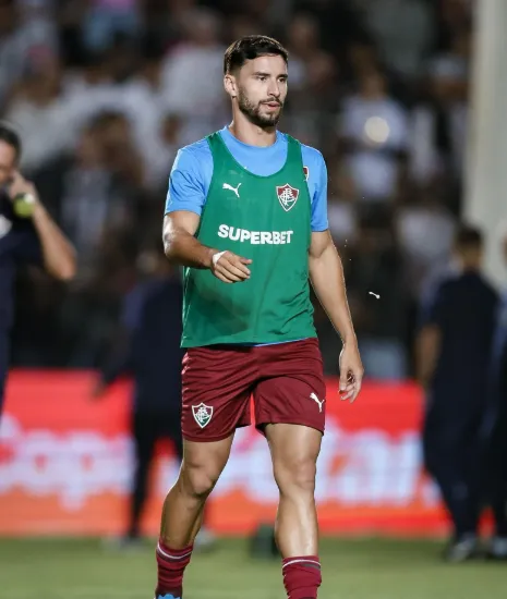 No comunicado foi divulgado que o jogador deve ficar entre 6 a 8 semanas longe dos campos