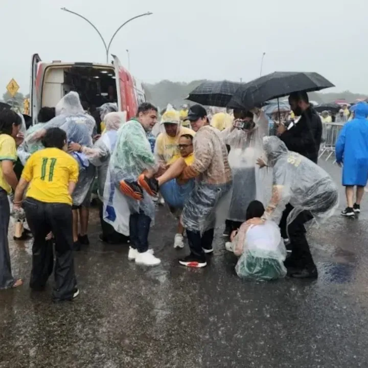 Manifestantes foram atingidos por raio em manifestação comandada pelo deputado Nikolas Ferreira