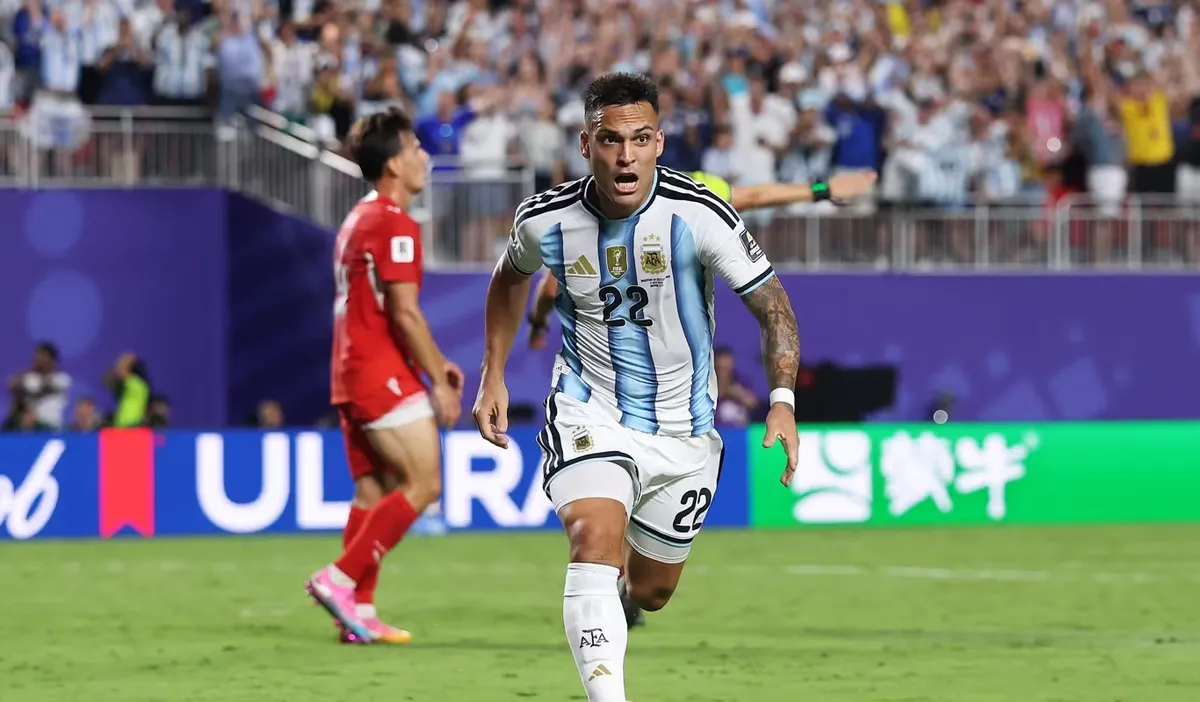 Lautaro Martínez marcou o terceiro gol dos argentinos na prorrogação