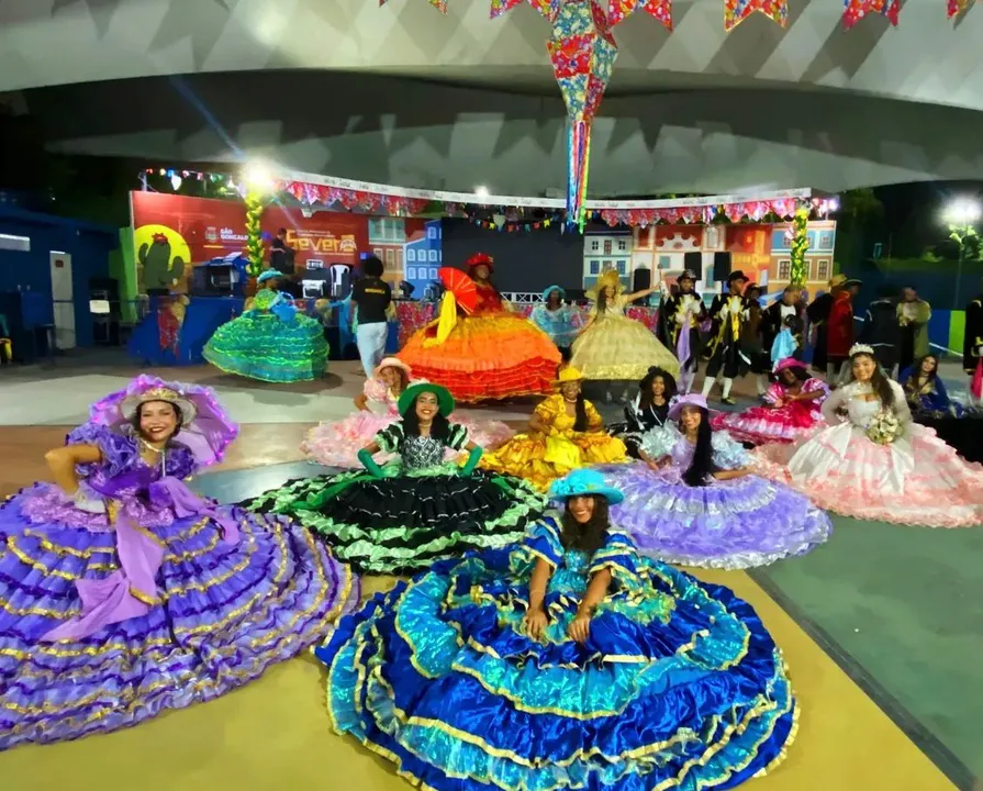 O Arraiá do Araribóia chega à 10ª edição com a proposta de resgatar o clima tradicional das festas juninas, reunindo música, gastronomia e manifestações culturais