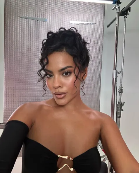 Bella Campos, de 28 anos