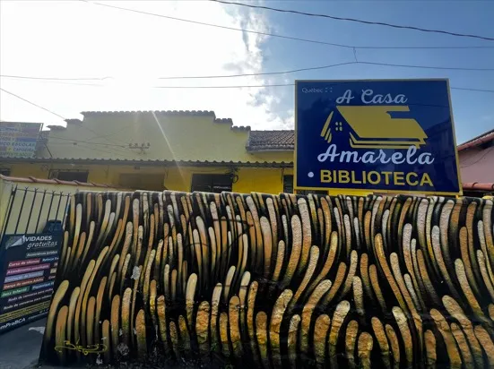 Biblioteca A Casa Amarela