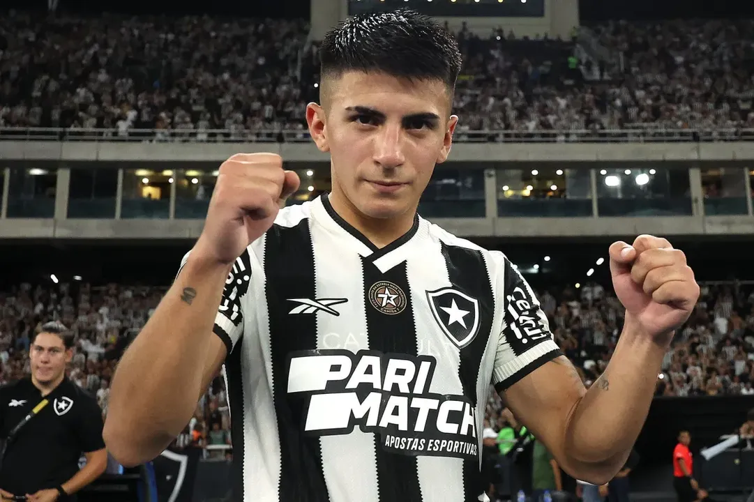 Almada foi campeão brasileiro e da Libertadores em sua passagem pelo Botafogo