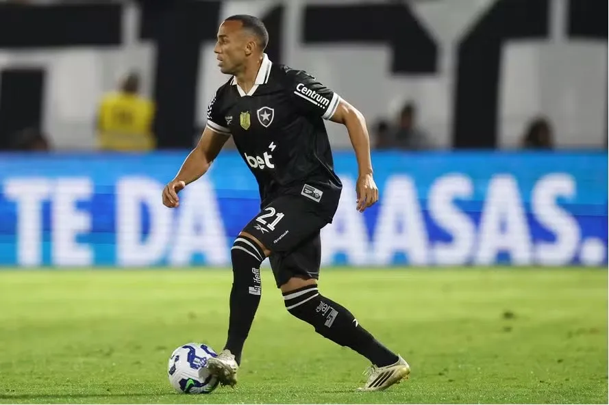 Botafogo encaminhou a renovação contratual de Marçal