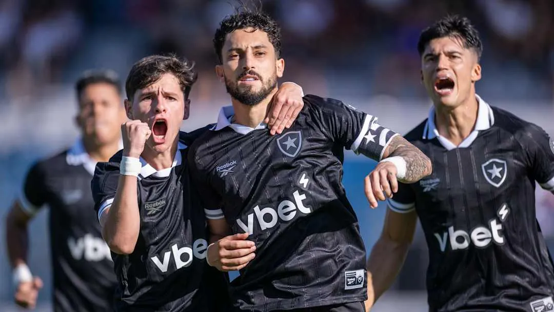 Botafogo pega o Athletico PR, nesse domingo, às 19h30