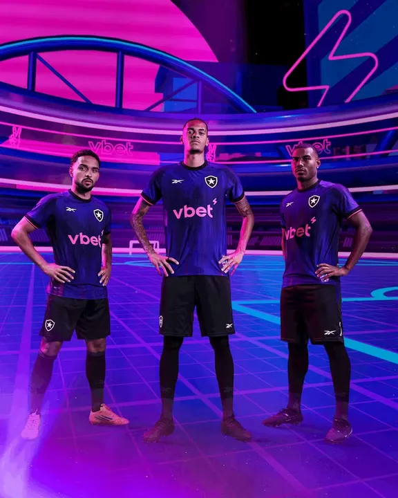Botafogo lança camisa nova
