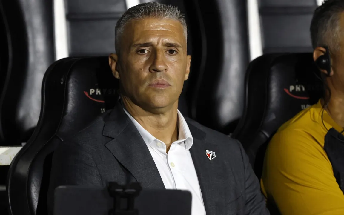 Botafogo negocia com Hernán Crespo