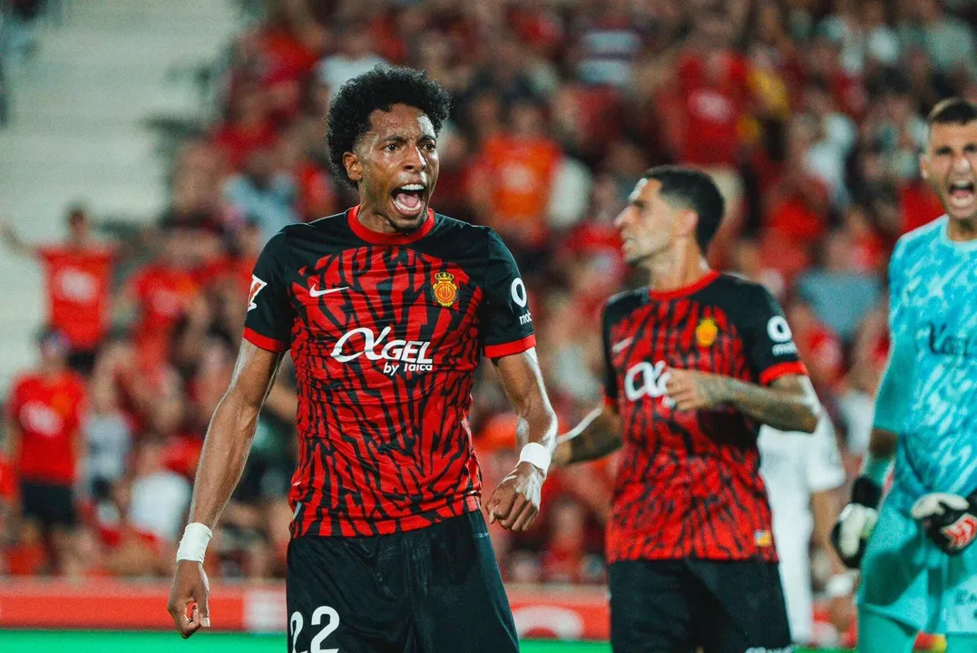 Revelado pelo extinto Academia FC, da Colômbia, Mojica construiu praticamente toda a carreira na Europa