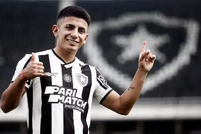 Botafogo pode ser punido com perda de pontos por dívida de Almada