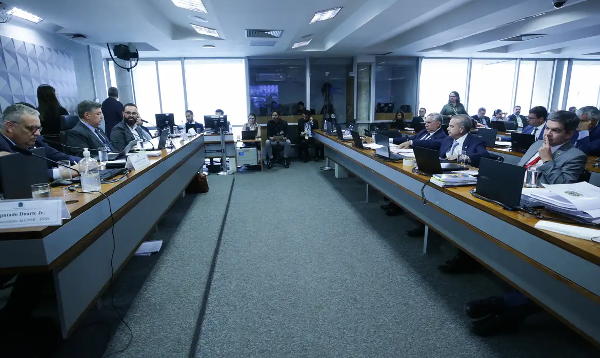 Mais dois depoimentos serão tomados pela Comissão Parlamentar Mista de Inquérito do do INSS nesta segunda-feira (20)