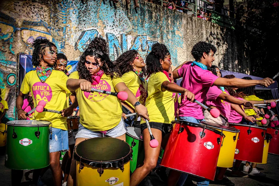 Com entrada gratuita, o equipamento recebe o grupo Aainjaa, diretamente de Bogotá, na Colômbia, que vai se apresentar com o BatucaVidi, do Vidigal