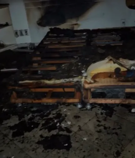 "Minha casa está pegando fogo. Orem por nós. Graças a Deus estamos bem."