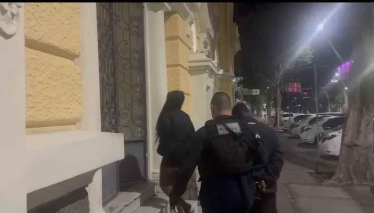 Ambos foram encaminhados à 78ª DP (Fonseca), permanecendo presos