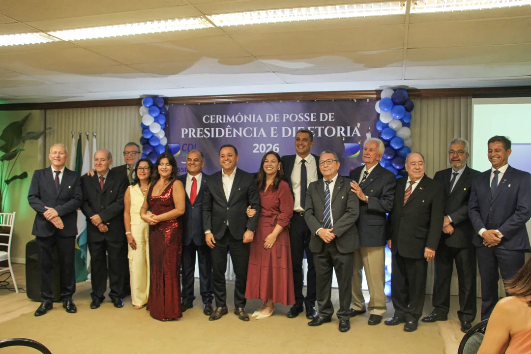 Presidentes, diretoria e o prefeito durante a cerimônia