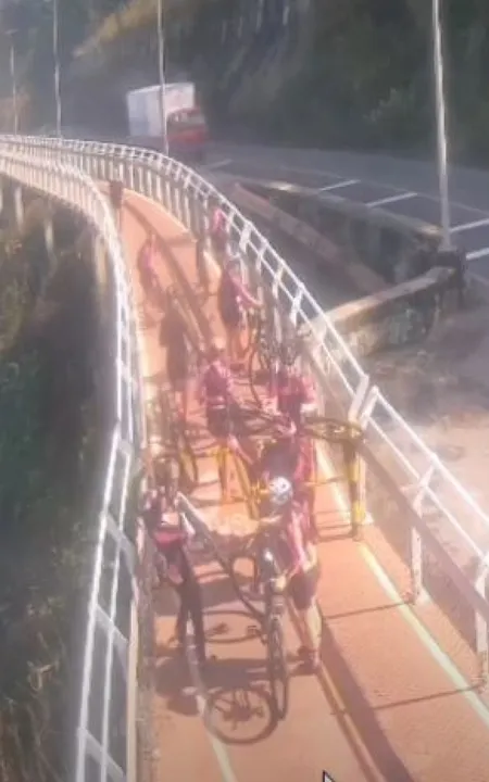 Ciclistas são flagrados burlando esquema de interdição