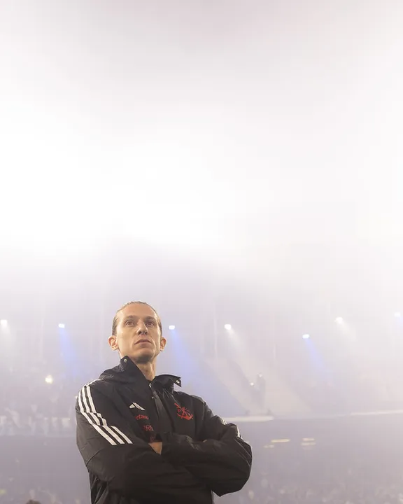 Filipe Luís negocia renovação de contrato com o Flamengo