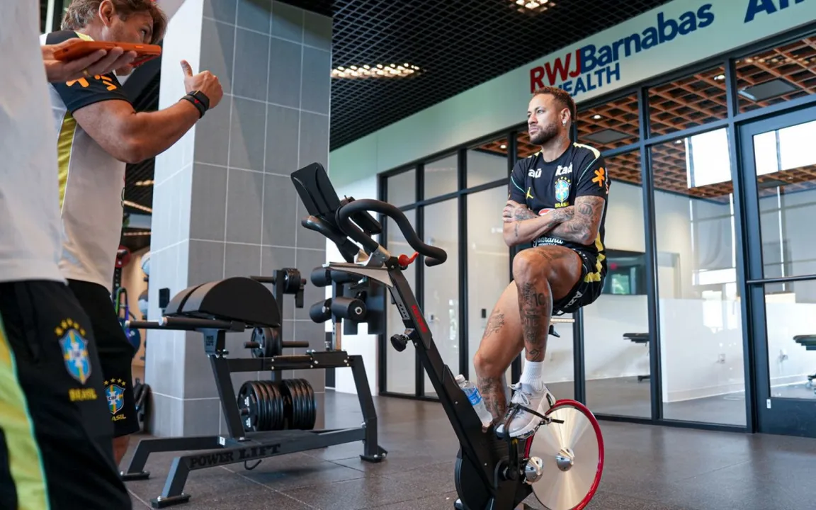 Neymar está focado na sua rotina de tratamentos e fisioterapia