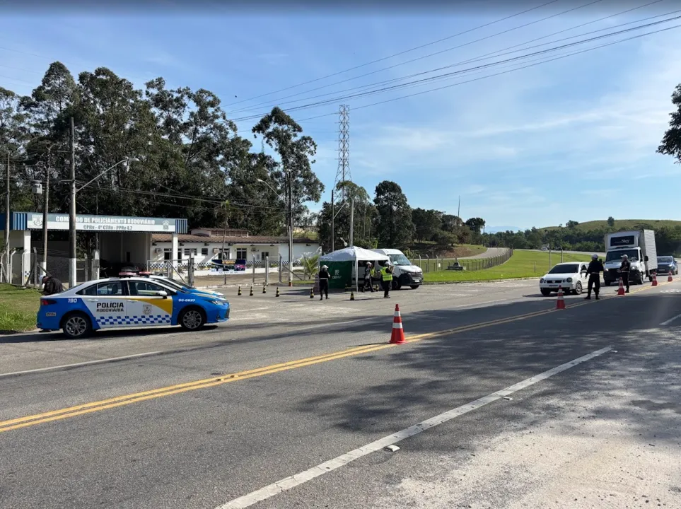 Durante as ações, equipes do DER-RJ promovem atividades interativas voltadas à prevenção de acidentes e à valorização da segurança viária
