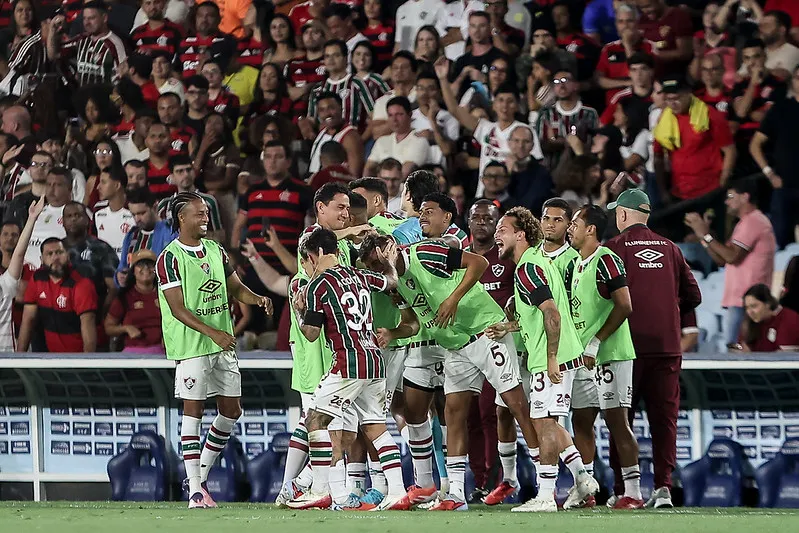 Fluminense encara o São Paulo buscando uma vaga direta na Libertadores 2026