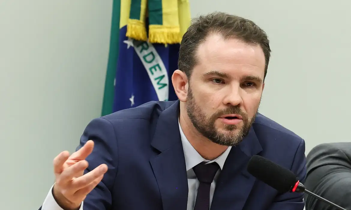 A novidade, caso se confirme, se deve às mudanças que vêm sendo implementadas pelo governo federal, no sentido de automatizar procedimentos
