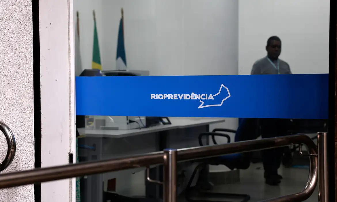 A exoneração foi oficializada pelo governador Cláudio Castro e publicada em edição extraordinária do Diário Oficial do Estado do Rio de Janeiro