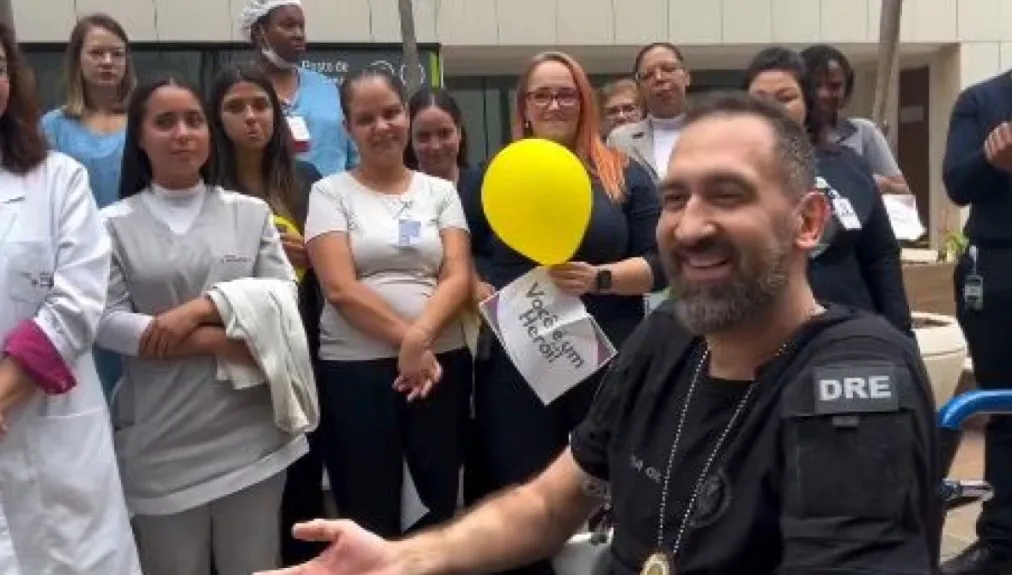 Delegado Bernardo Leal, recebe alta depois de ter a perna amputada, depois de um tiro de fuzil na coxa na megaoperação.