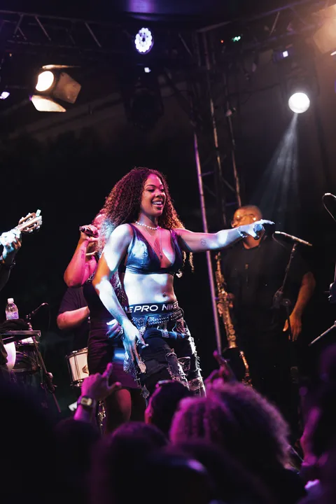 O retorno marca não apenas a retomada da agenda de shows, mas também um momento de celebração na carreira da artista