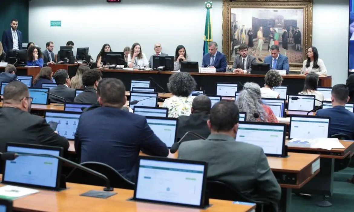 Caso a PEC da redução da maioridade penal avance na CCJ, uma comissão especial será criada para seguir com a discussão do tema antes de ir a plenário