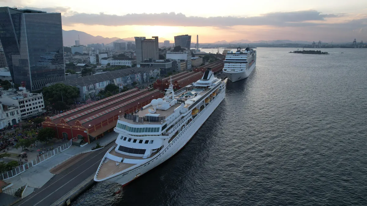 Os mais de 7 mil passageiros serão recebidos com festa na Cidade Maravilhosa: ao som de ritmistas de escolas de samba do Rio