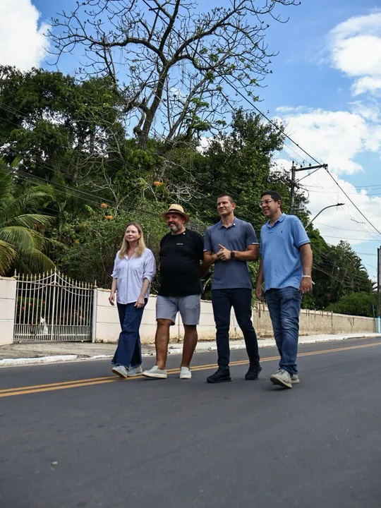 Ruas esteve acompanhado do ex-prefeito e pré-candidato a deputado estadual Rodrigo Medeiros, além dos deputados federais Dani Cunha e Altineu Côrtes