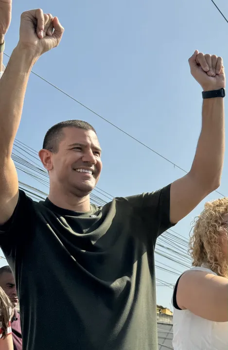 Após a caminhada, Douglas Ruas liderou uma carreata com apoiadores