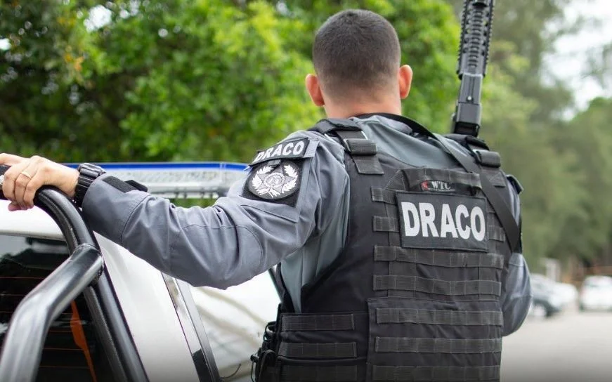 Policiais civis da Delegacia de Repressão às Ações Criminosas Organizadas e Inquéritos Especiais (Draco)