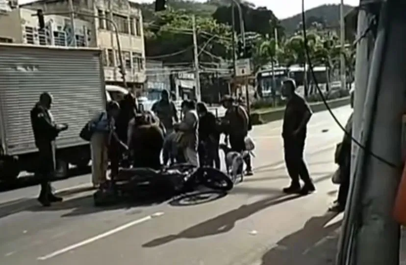 Um homem e uma mulher receberam atendimento no local