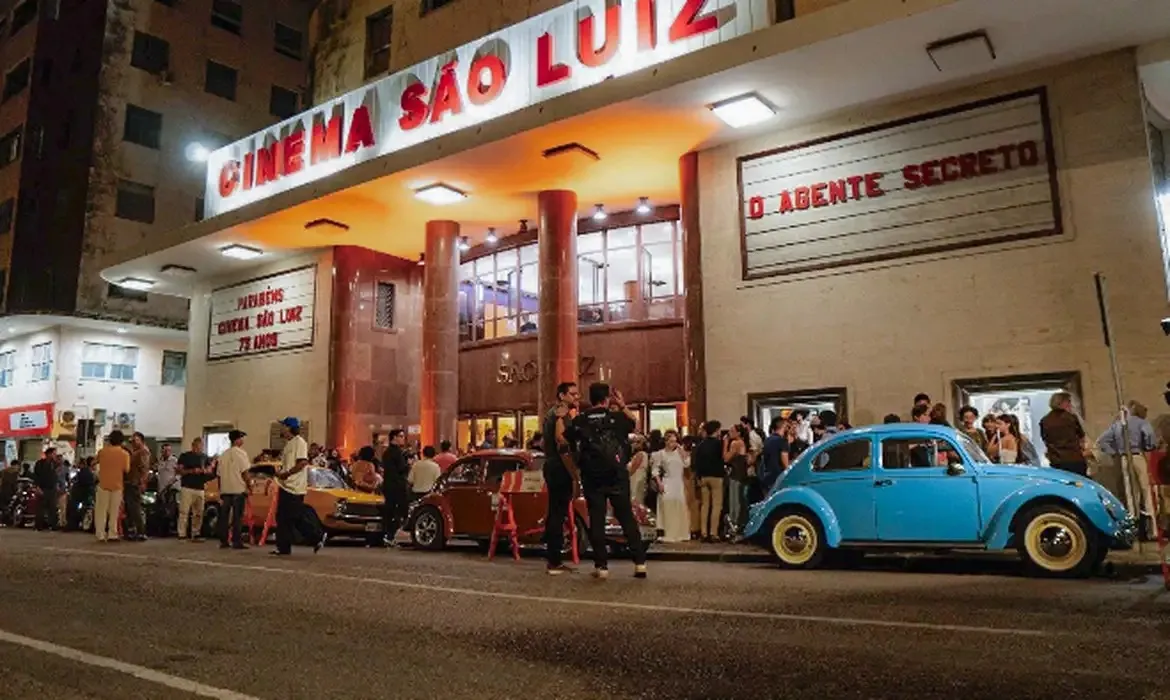 O longa já ultrapassou 2,4 milhões de espectadores, tornando-se o filme mais visto no Brasil entre todos os indicados ao Oscar deste ano