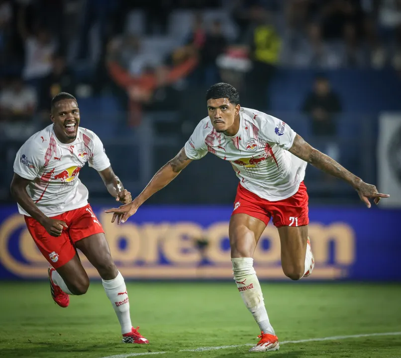 Lucas Barbosa marcou o gol que fechou a goleada do Braga sobre o Fla