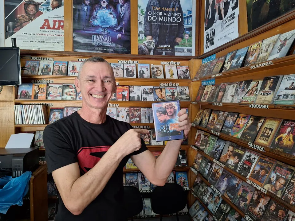 Luciano Morse Alves, de 53 anos, mantém o negócio que começou ao lado do pai em 1991