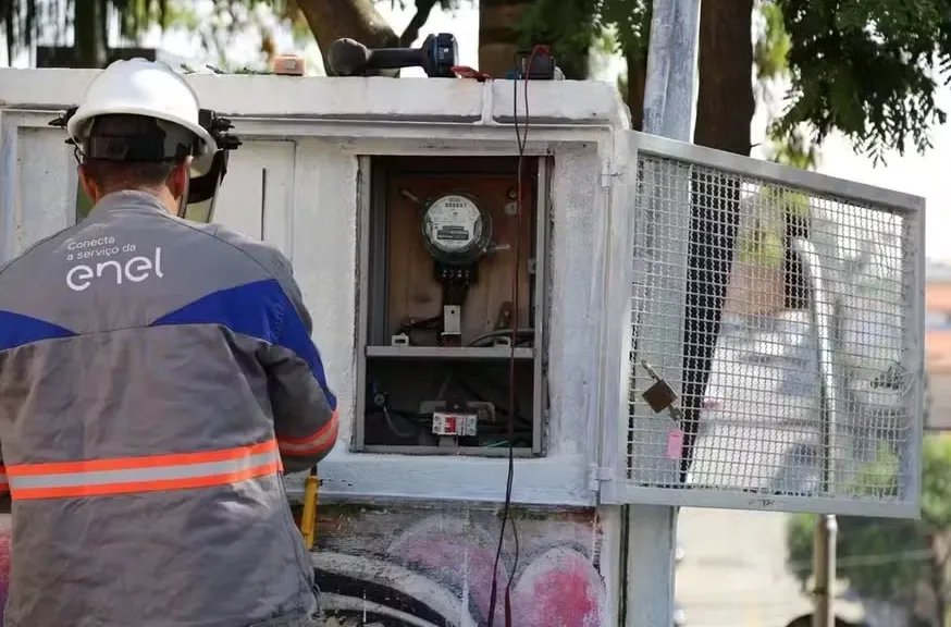 O levantamento mostra ainda que mais de 100 pessoas já foram presas em flagrante pelo furto de energia