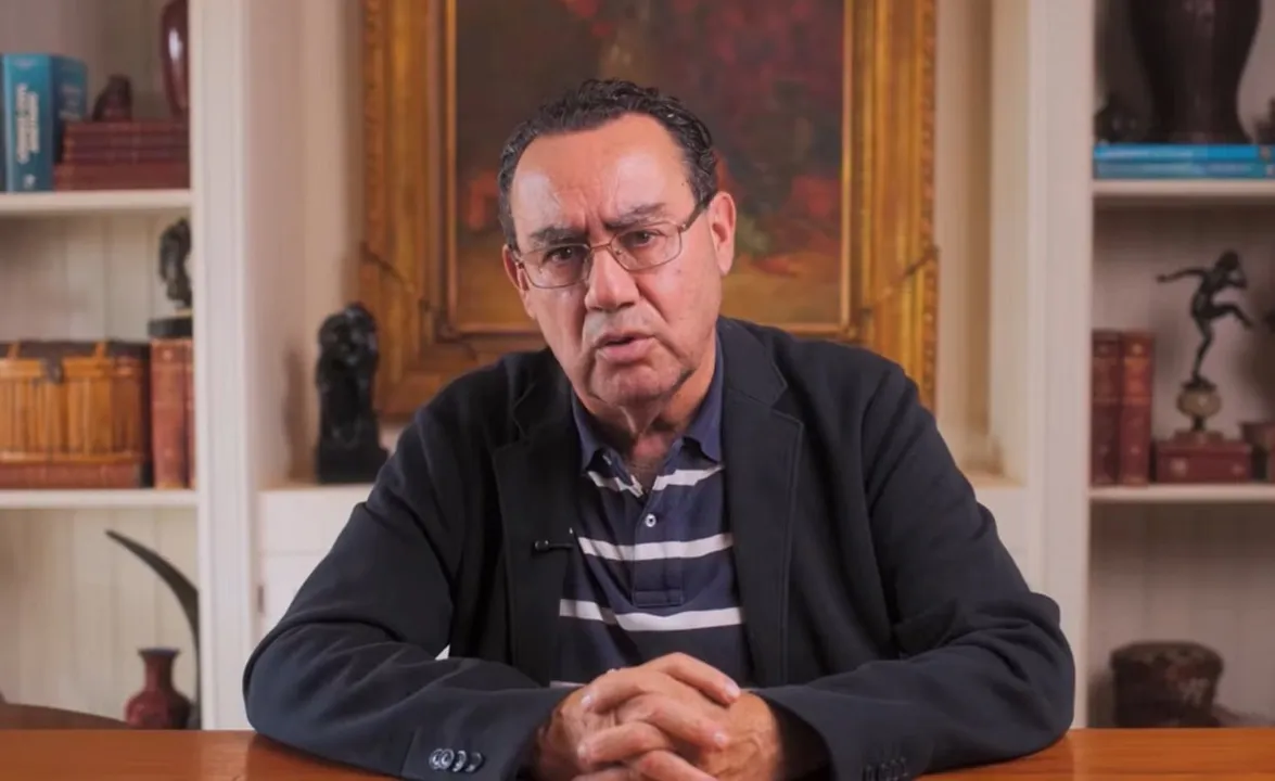 Escrito Augusto Cury é pré-candidato à Presidência