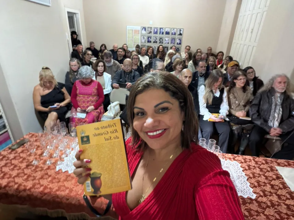 A atividade tem como foco apresentar técnicas de escrita inspiradas no estilo de Suassuna