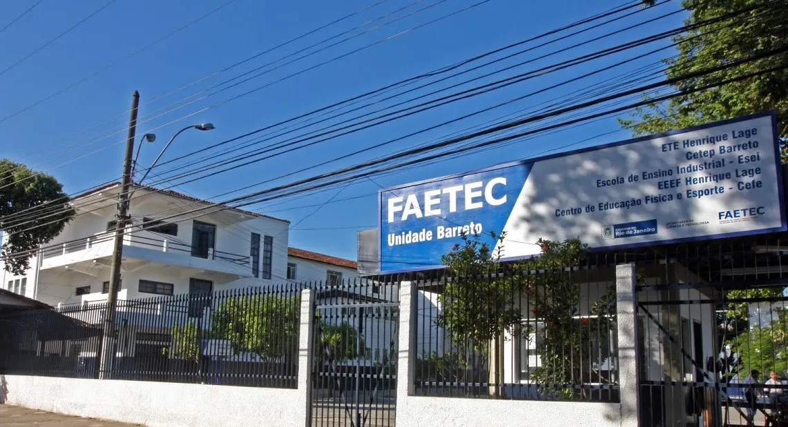 As vagas são destinadas a jovens e adultos a partir de 16 anos, com diferentes níveis de escolaridade