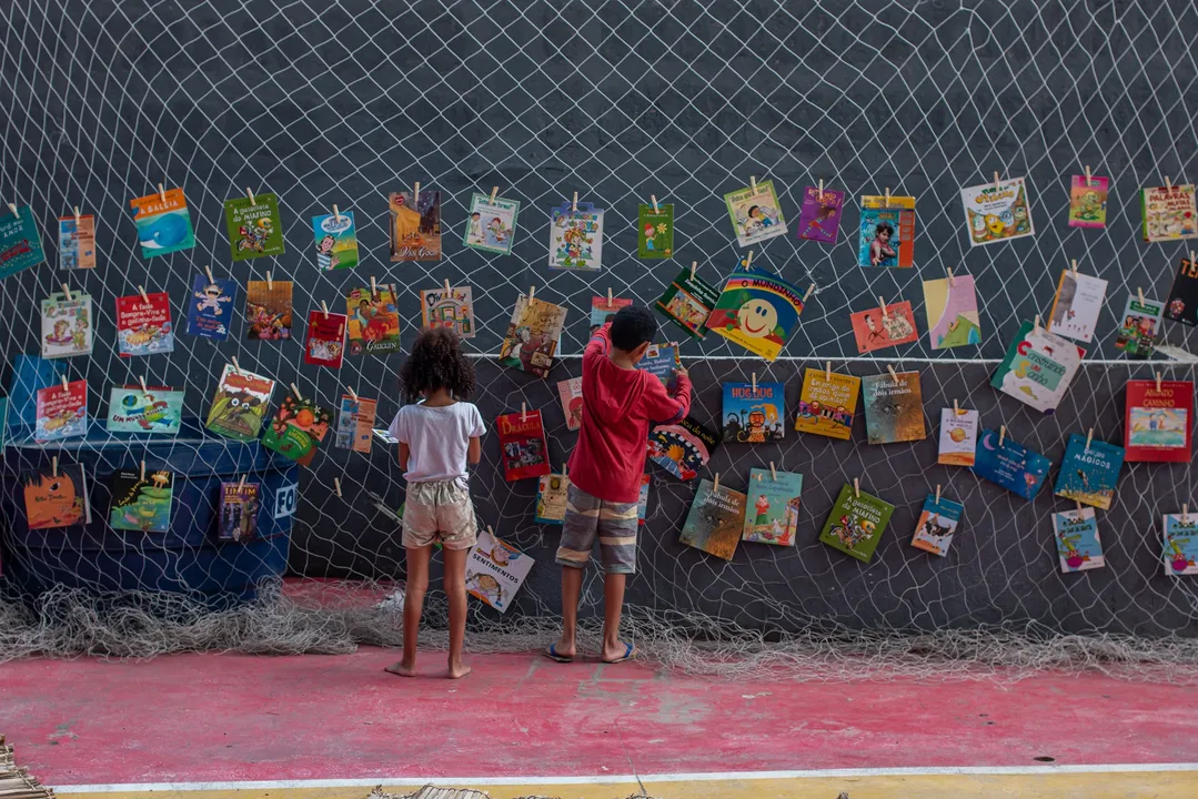 No dia 25 de abril, o projeto chega ao Morro do Salgueiro, com uma programação ao longo de todo o dia que reúne contações de histórias, oficinas, apresentações artísticas e vivências culturais