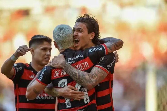 Pedro, Arrascaeta e Luiz Araújo são responsáveis por mais da metade dos gols do Fla neste ano