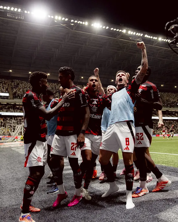 Flamengo embarca para Lima com todo seu elenco