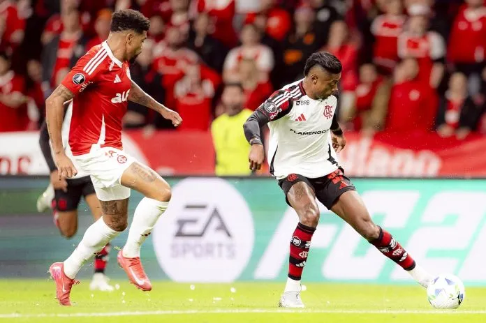 Rubro-Negro busca os três pontos fora de casa para tentar diminuir vantagem do líder Palmeiras