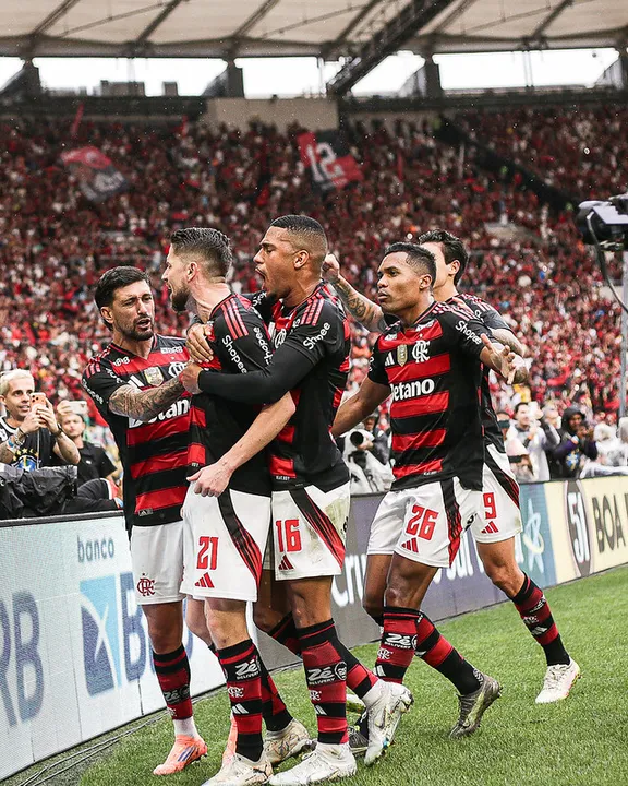 Flamengo tenta retomar a liderança diante do Sport, neste sábado (1º)