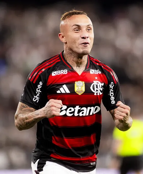 A negociação está em andamento, mas sofrendo com barreiras impostas pelo presidente do clube mineiro