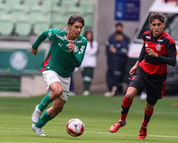 Flamengo vence Palmeiras em estreia do Nubank Parque pelo Brasileiro Sub-17
