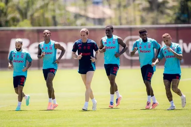 Fla terá todo elenco que está à disposição para a partida desta terça-feira (25)